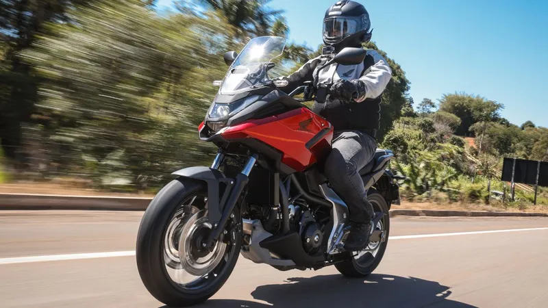 Honda NC750X: é verdade que ela tem peças do Fit?
