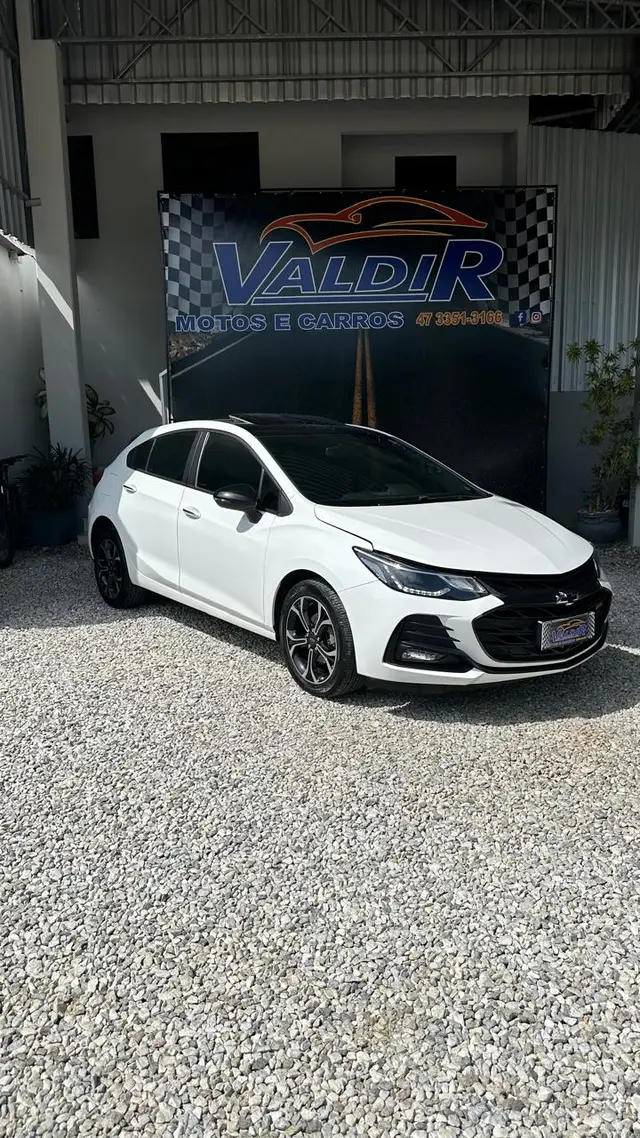 Carro Chevrolet Cruze Sport6 2023 RS 1.4 Turbo (Aut.)