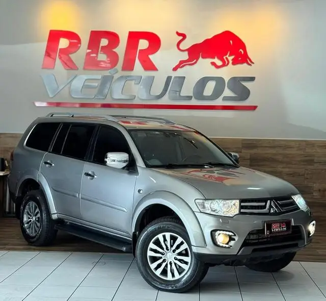 Carro Mitsubishi Pajero 2018 3.2 DI-D HPE 4WD (Aut)