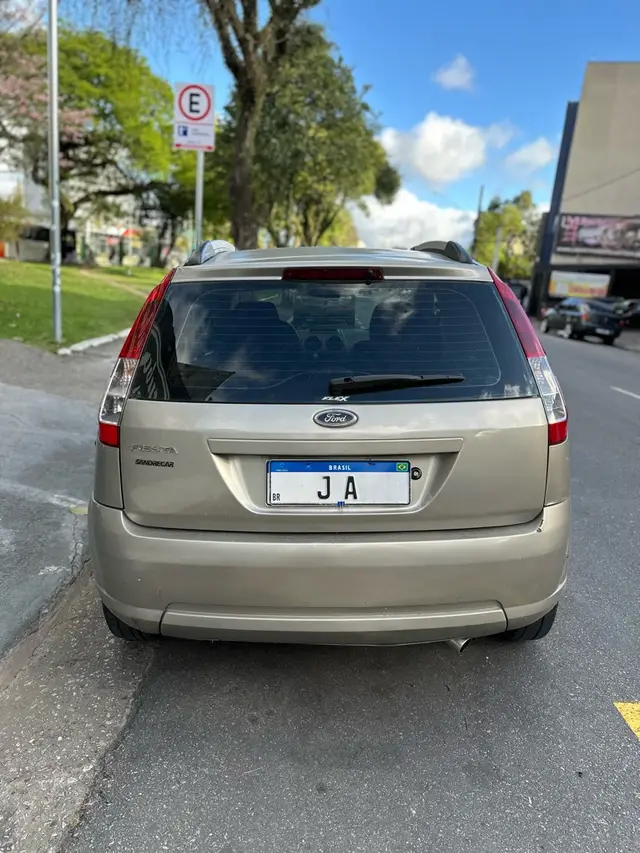 Carro Ford Fiesta Hatch 2010 1.0 (Flex)