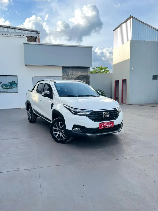 Carro Fiat Strada 2025 Volcano 1.3 Flex 8V CD Aut.