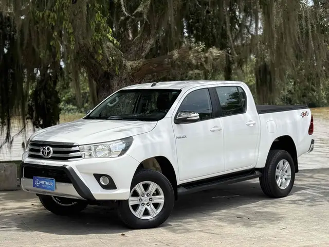 Carro Toyota Hilux Cabine Dupla 2017 Hilux 2.8 TDI SRV CD 4x4 (Aut)