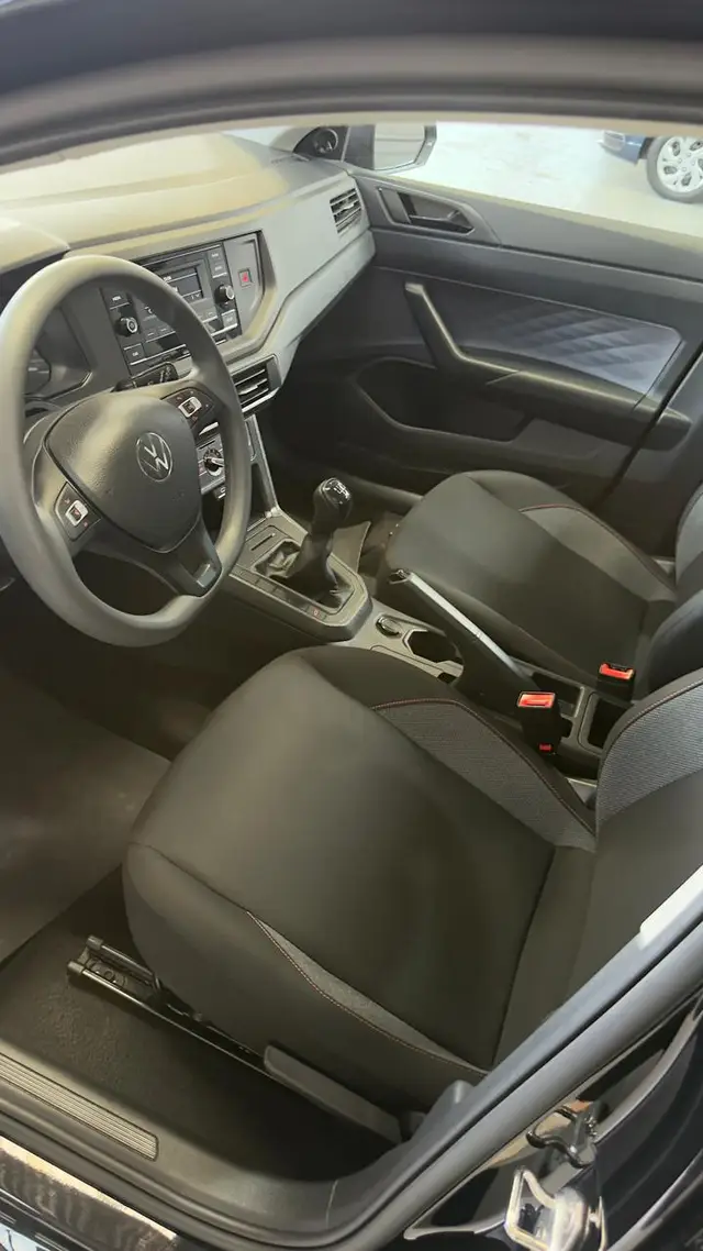Carro Volkswagen Polo 2025 Track 1.0 Flex 12V 5p