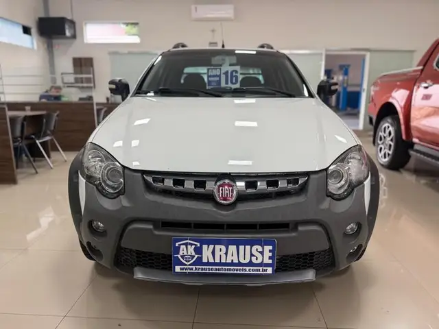 Carro Fiat Strada 2016 Adventure 1.8 16V (Flex) (Cabine Dupla)