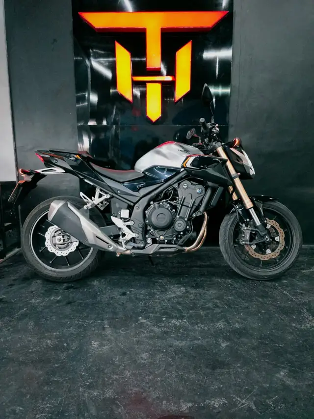 Moto Honda CB 500F 2023 Standard