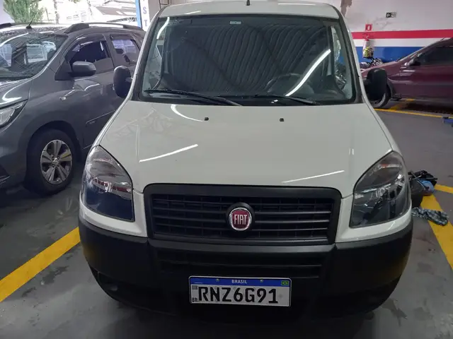 Carro Fiat Doblò Cargo 2021 1.8 E.torQ (Flex)