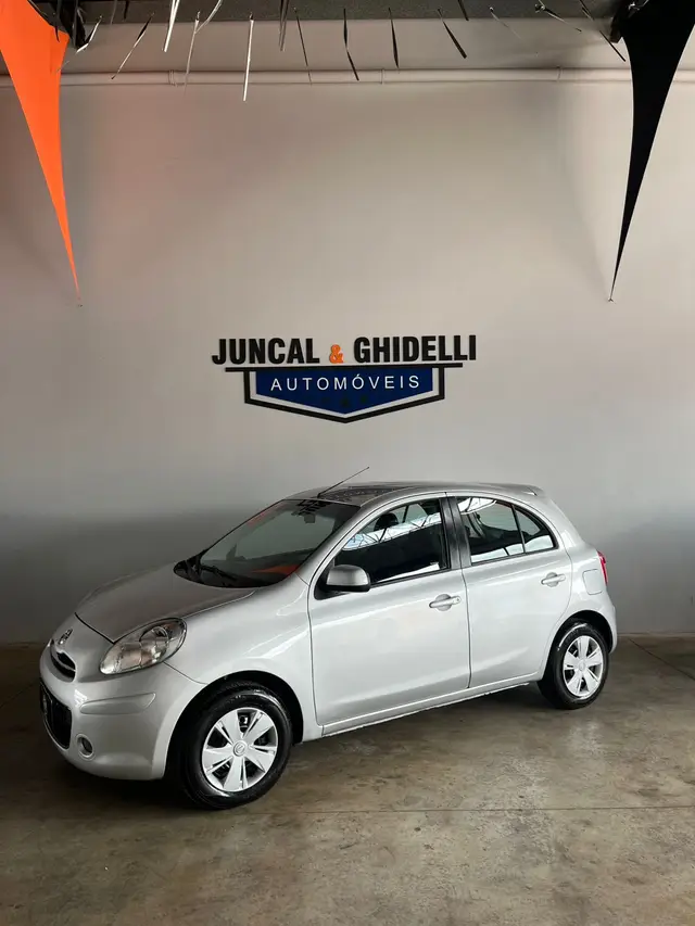 Carro Nissan March 2014 1.0 16V S (Flex)