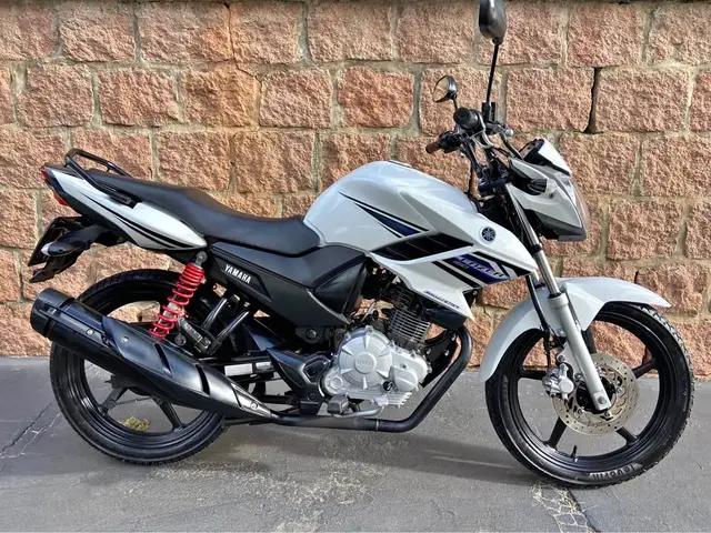 Moto Yamaha YS 150 Fazer 2015 SED
