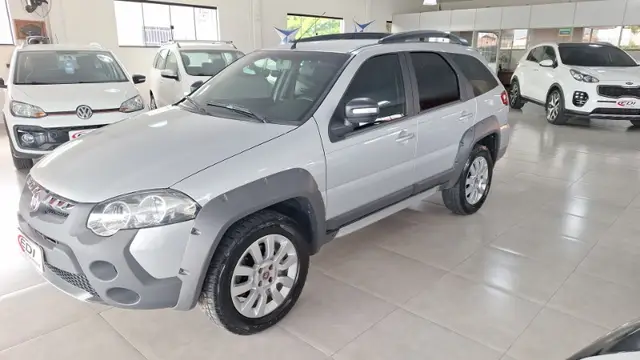 Carro Fiat Weekend 2016 Adventure 1.8 E.torQ Dualogic (Flex)