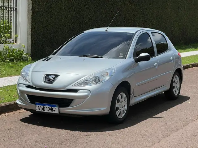 Carro Peugeot 207 2014 Hatch Active 1.4 (Flex)