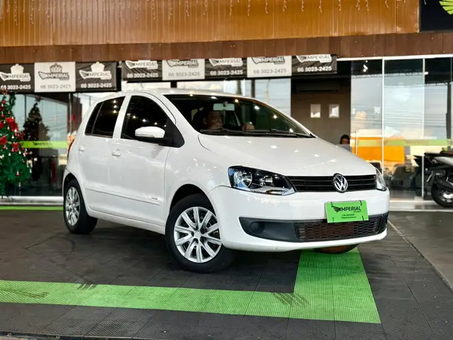 Carro Volkswagen Fox 2013 1.0 TEC (Flex) 2p