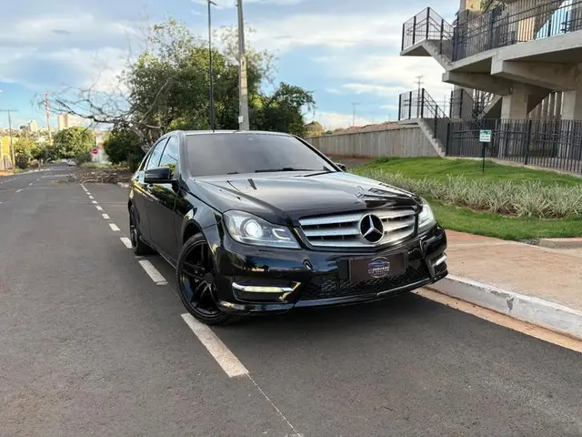 Carro Mercedes-Benz C 200  2014 Avantgarde 1.8 CGI Turbo