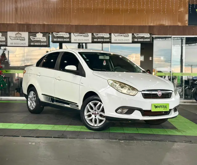Carro Fiat Grand Siena 2014 Essence 1.6 16V (Flex)