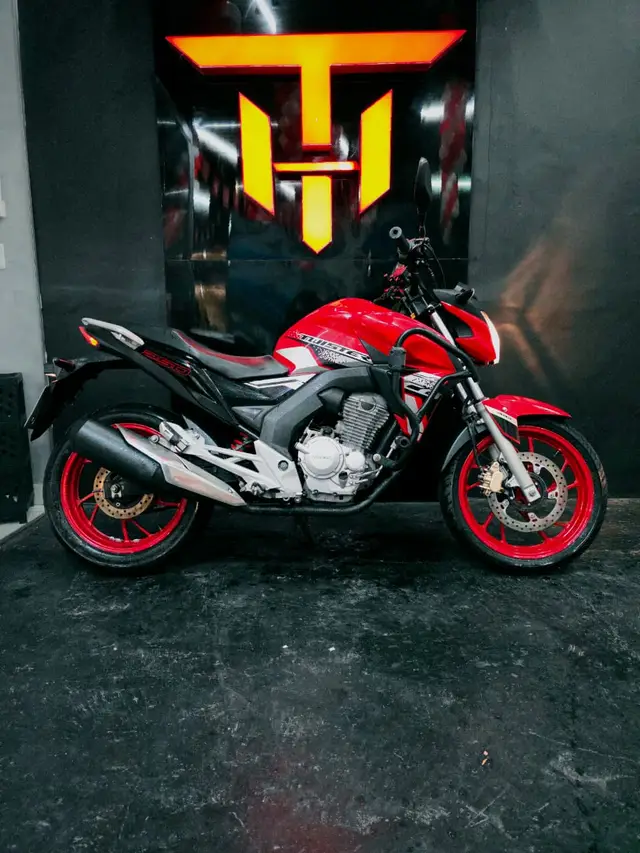 Moto Honda CB 250F Twister 2021 (CBS)