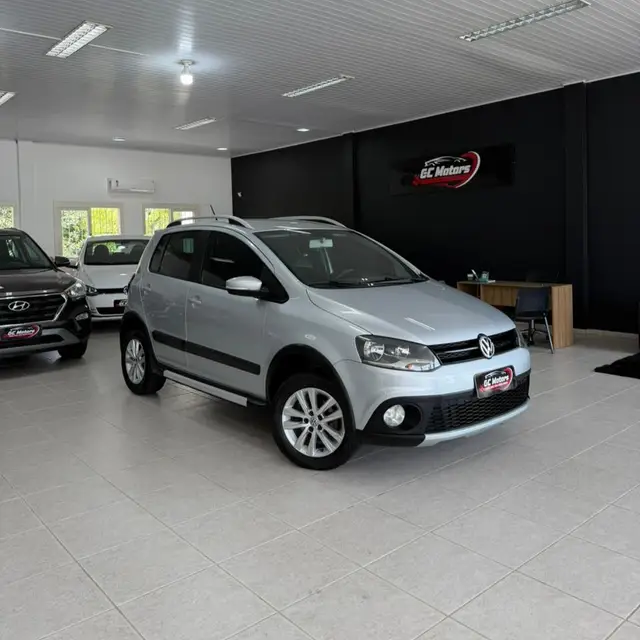 Carro Volkswagen CrossFox 2013 1.6 VHT (Flex)