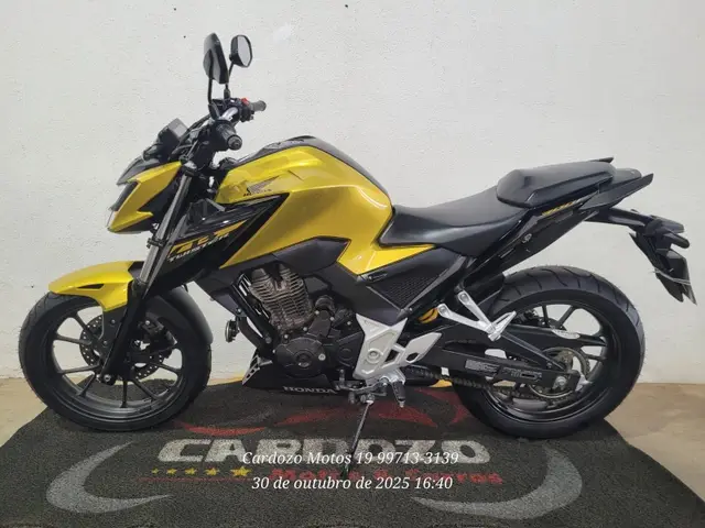 Moto Honda CB 300F Twister 2023 (ABS)
