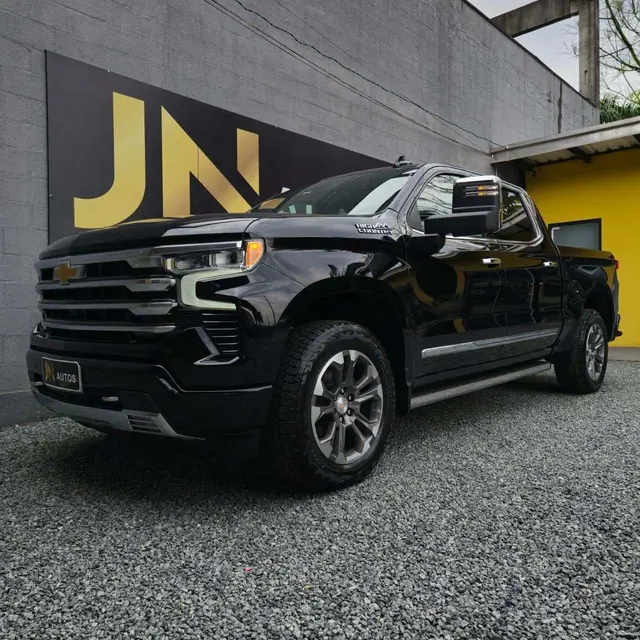 Carro Chevrolet Silverado 2025 High Country 5.3