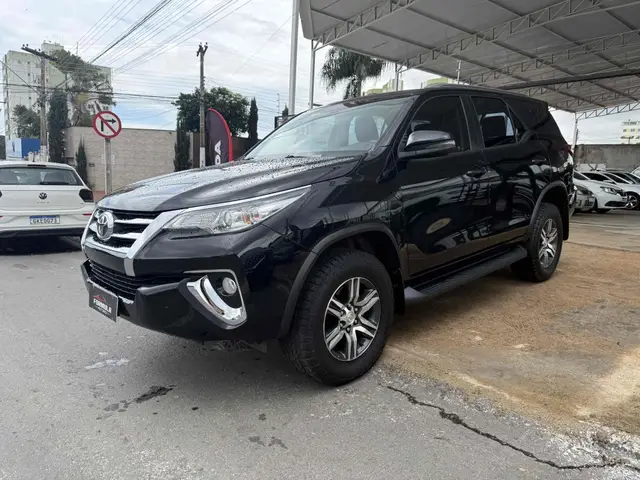Carro Toyota SW4 2018 2.7 SR 4x2 (Flex)