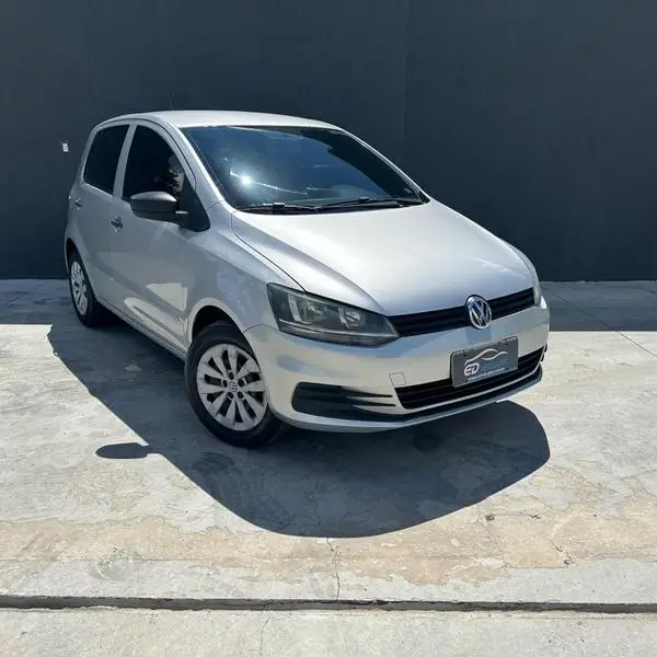 Carro Volkswagen Fox 2015 Trendline 1.0 TEC (Flex)