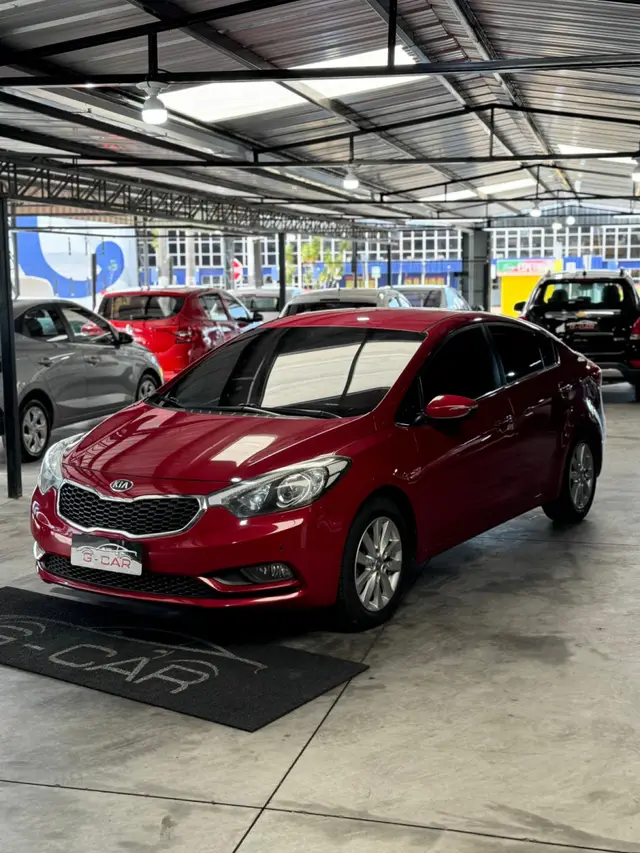 Carro Kia Cerato 2014 1.6 16V (Flex)