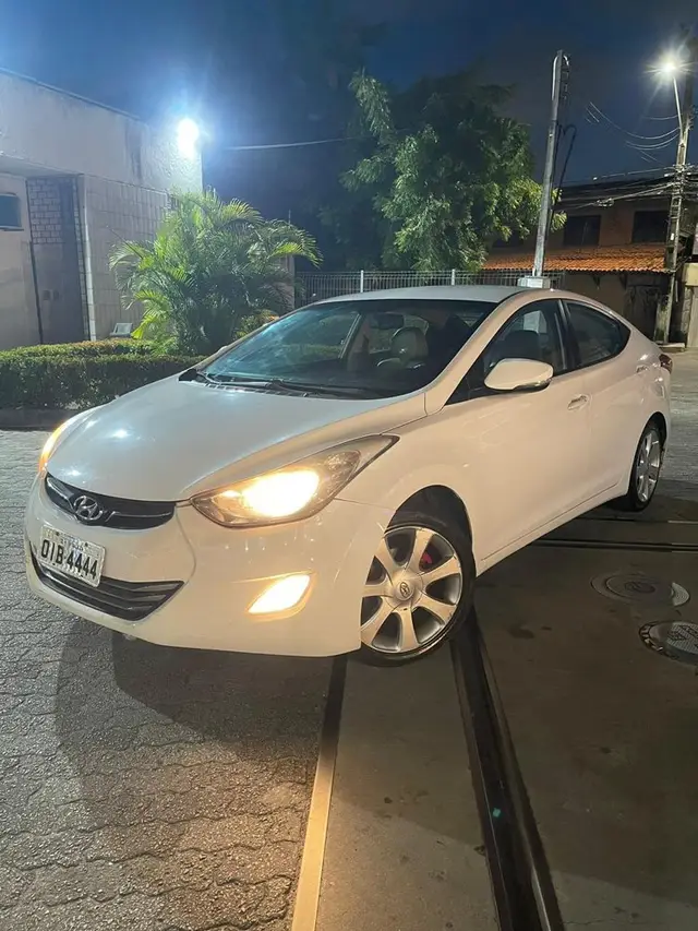Carro Hyundai Elantra 2012 GLS 2.0 Flex (Aut.)