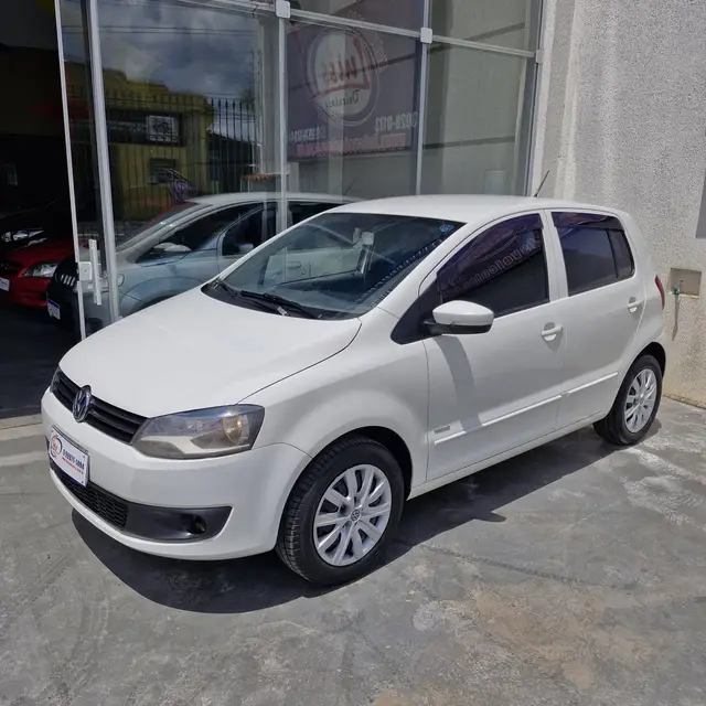 Carro Volkswagen Fox 2010 1.6 8V I-Motion (Flex)