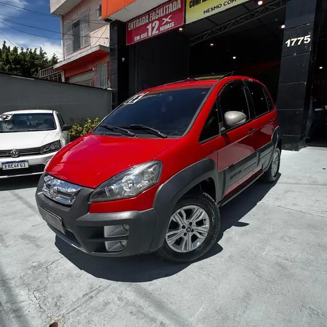Carro Fiat Idea 2011 Adventure 1.8 16V E.TorQ (Flex)