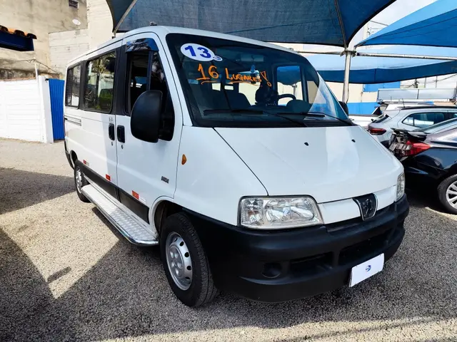 Carro Peugeot Boxer 2013 2.3 HDI Longo 16 Lugares