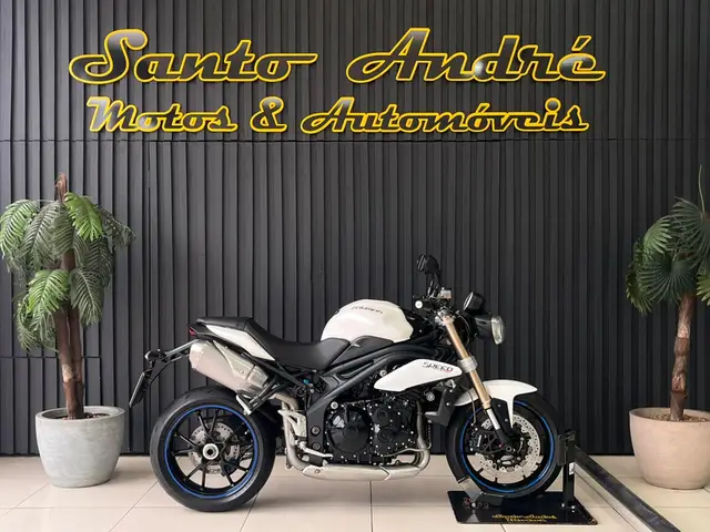 Moto Triumph Speed Triple 2012 1050i