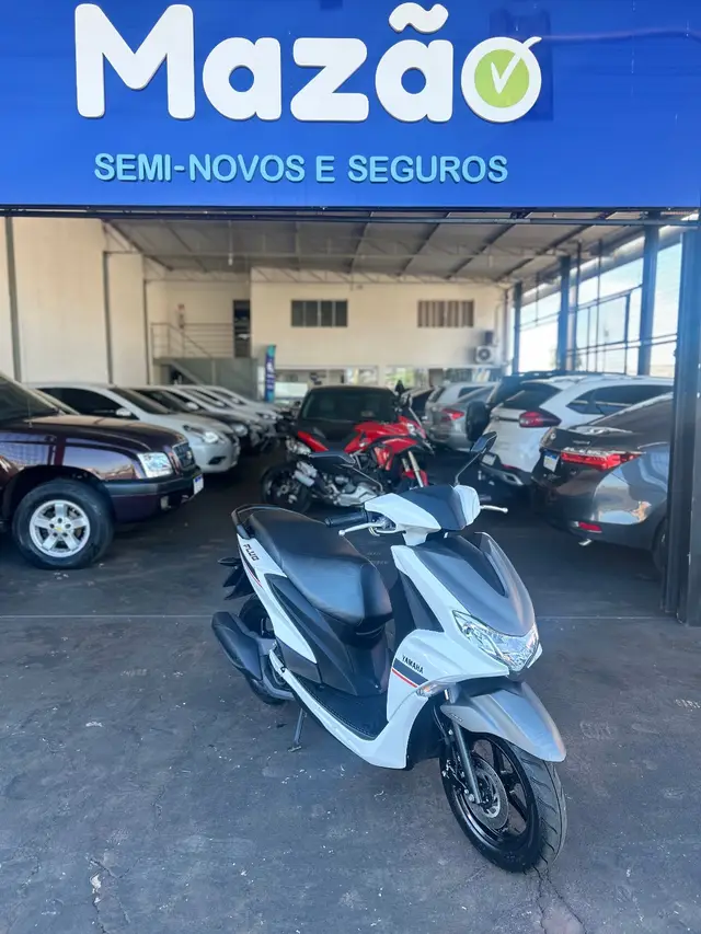 Moto Yamaha Fluo 2023 ABS