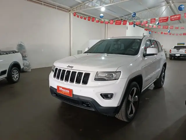 Carro Jeep Grand Cherokee 2015 3.6 V6 Laredo 4WD