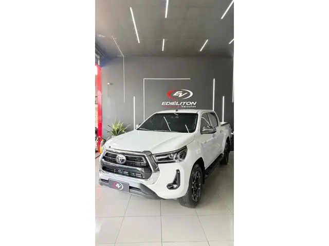 Carro Toyota Hilux Cabine Dupla 2025 SRX 4x4 2.8 Diesel