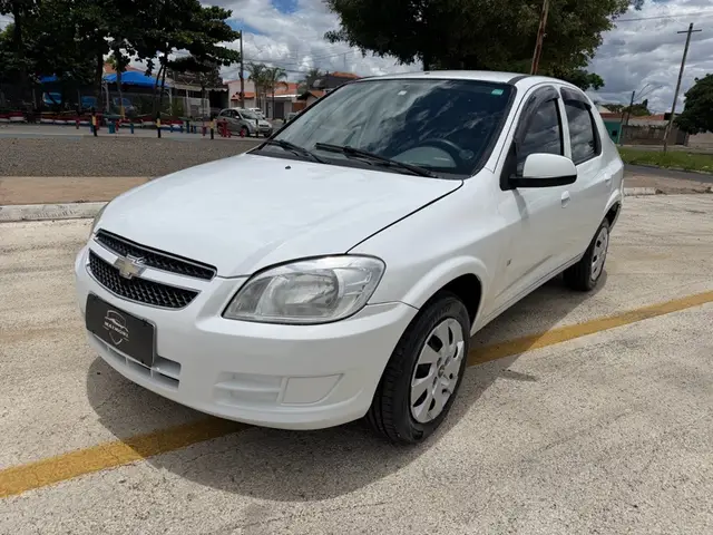 Carro Chevrolet Prisma 2012 Maxx/ LT 1.4 (Flex)
