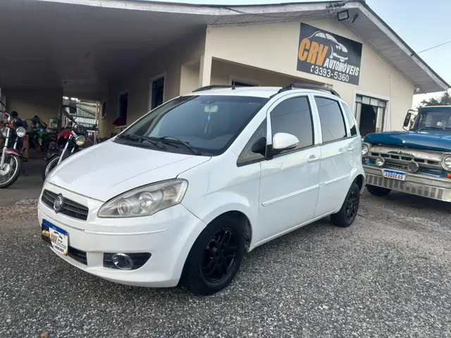 Carro Fiat Idea 2011 Attractive 1.4 8V (Flex)
