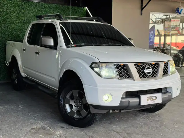 Carro Nissan Frontier 2013 SE Attack 2.5 4X4 (Cab.Dupla)