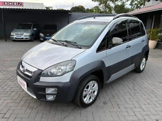 Carro Fiat Idea 2012 Adventure 1.8 16V E.TorQ (Flex)