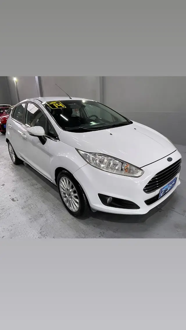 Carro Ford Fiesta Hatch 2014 Titanium Powershift 1.6 (Flex)