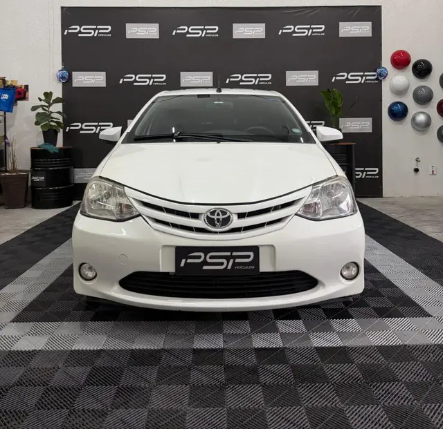 Carro Toyota Etios 2017 XS 1.5 (Aut) (Flex)