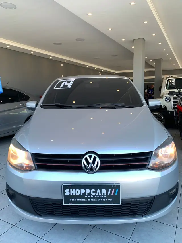 Carro Volkswagen Fox 2014 1.6 VHT (Flex)