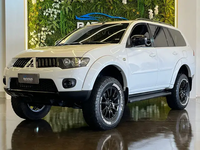 Carro Mitsubishi Pajero Dakar 2013 3.2 HPE 4WD (aut)