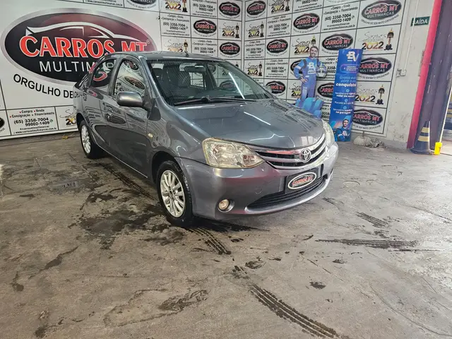 Carro Toyota Etios Sedan 2013 XLS 1.5 (Flex)