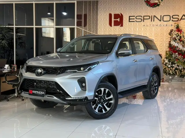 Carro Toyota SW4 2025 SRX Platinum 2.8 Turbodiesel 4x4 (Aut.) (5 Lugares)