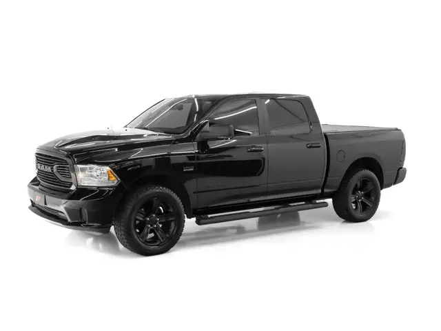 Carro Ram Classic 2022 Laramie 5.7