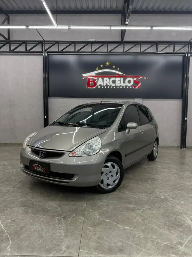 Carro Honda Fit 2004 LX 1.4