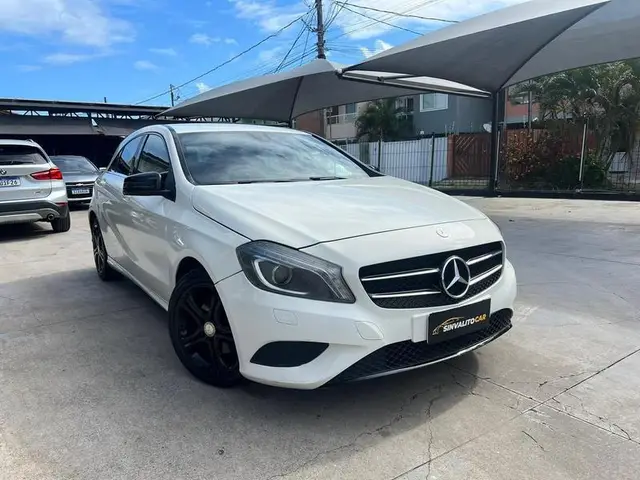 Carro Mercedes-Benz Classe A  2014 200 Urban 1.6 DCT Turbo