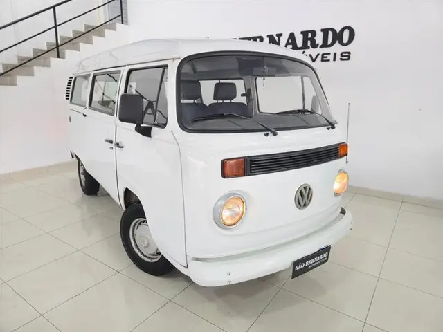 Carro Volkswagen Kombi 2005 Standard 1.6