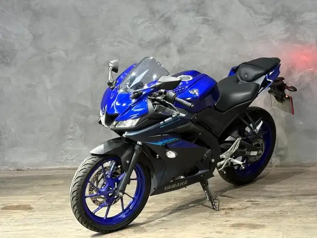 Moto Yamaha YZF R15 2025 ABS