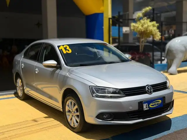 Carro Volkswagen Jetta 2013 2.0 Comfortline Tiptronic (Flex)