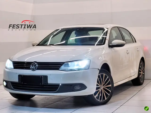 Carro Volkswagen Jetta 2013 2.0 TSI Highline DSG