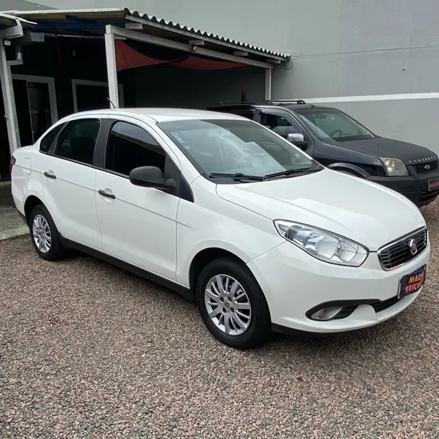 Carro Fiat Grand Siena 2018 Attractive 1.0 (Flex)